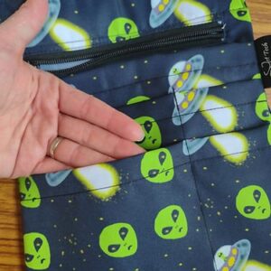 Alien Belted Pouch - Image 4