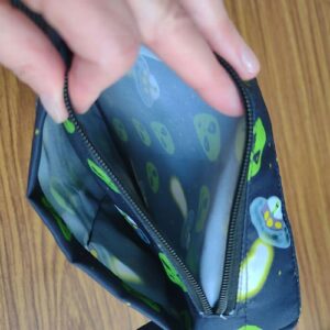 Alien Belted Pouch - Image 3